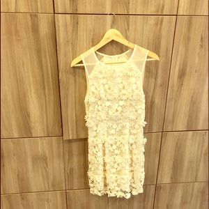 LACE FLOWER ROUND NECK MINI DRESS
